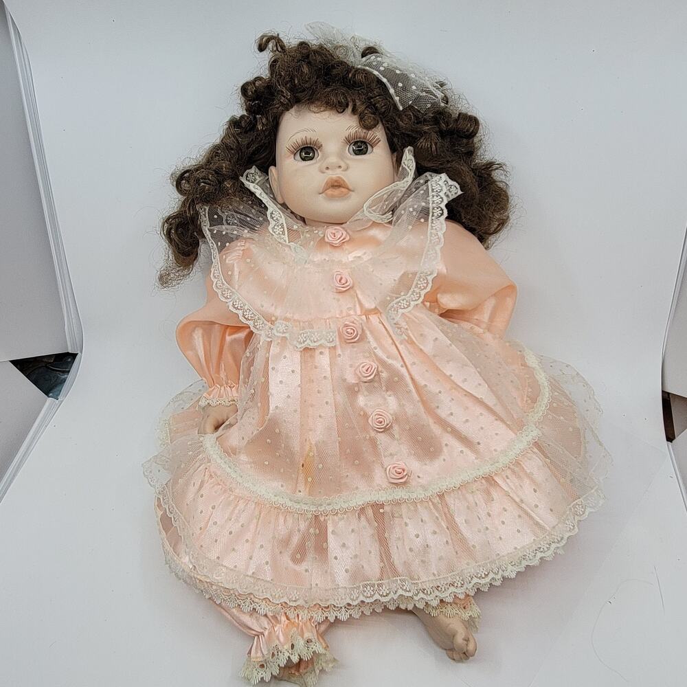 Vintage 2001 Heritage Mint Ltd doll 22. Brown hair, gray eyes.  22" tall